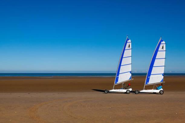 "Magnifique 2 Pieces " 150M Plages Et 500M Centre De كابورغ المظهر الخارجي الصورة